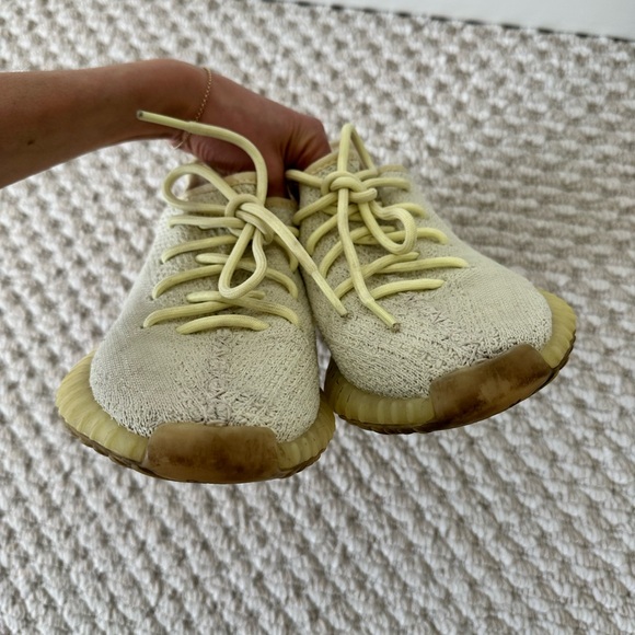 Yeezy Boost 350 V2 ‘Butter’ - Picture 6 of 13